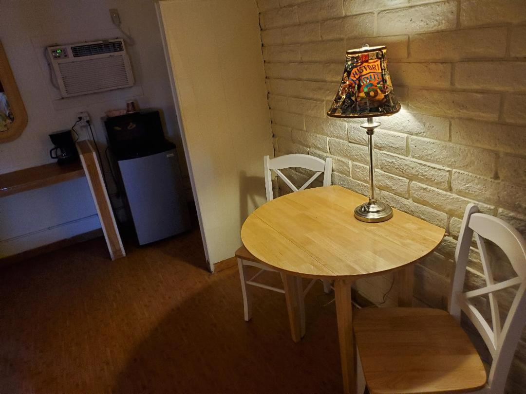 Brad'S Desert Inn Holbrook Kültér fotó